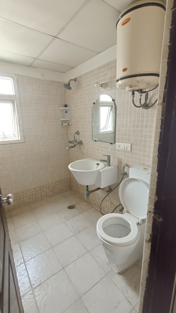 Attached Bathroom, aditya-celebrity-homes 2 Bedroom 1110 Sq.Ft. Apartment In Sector 76 Noida 9282102