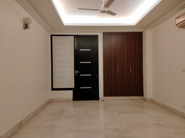 Room in 3 BHK Builder Floor at Greater Kailash I – for Rent
