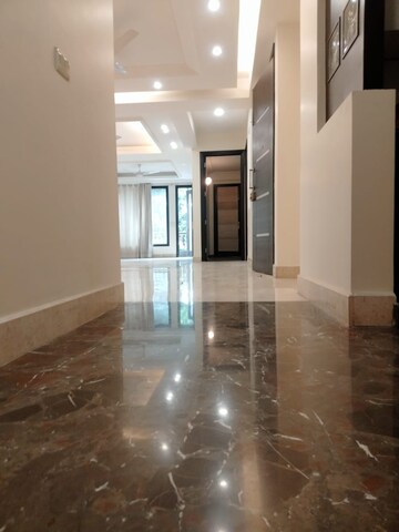 Room in 3 BHK Builder Floor at Greater Kailash I – for Rent