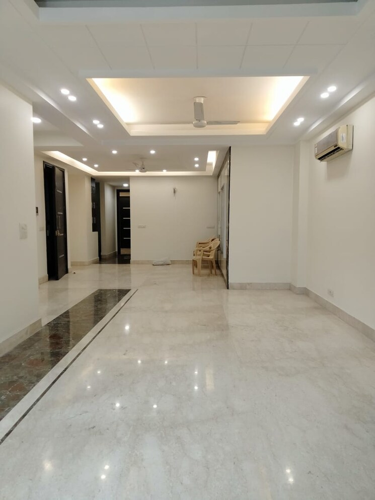 Room, greater kailash i 3 Bedroom 2250 Sq.Ft. Builder Floor In Greater Kailash I Delhi 9282147