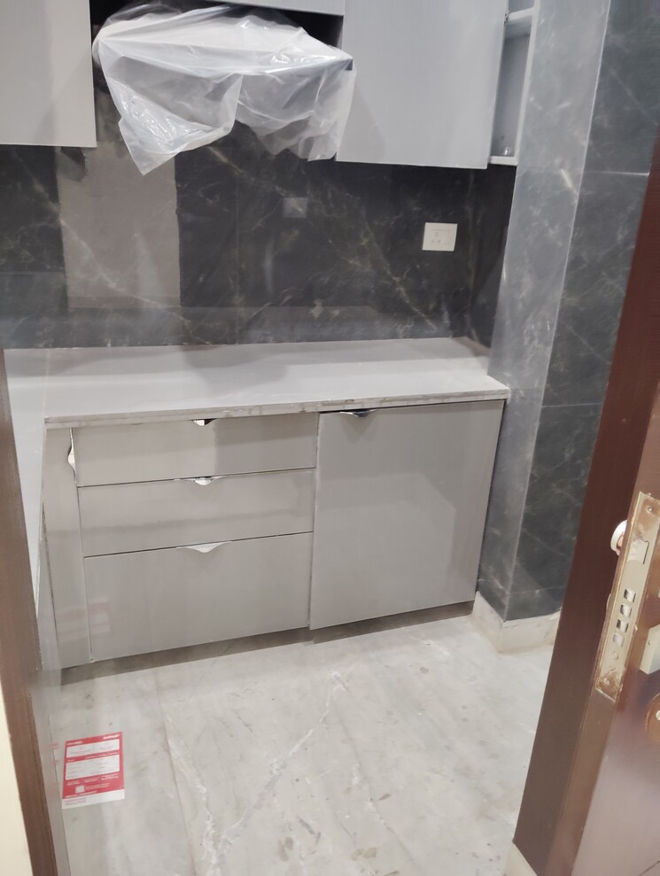 Kitchen, kalkaji 1.5 Bedroom 500 Sq.Ft. Builder Floor In Kalkaji Delhi 9282154