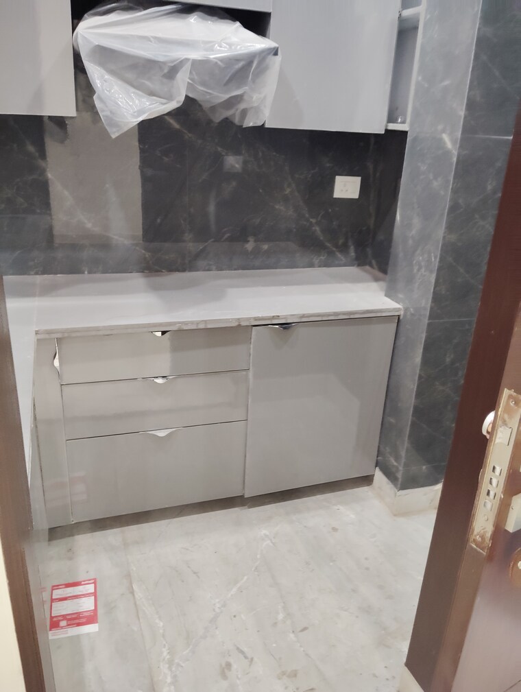 Kitchen, kalkaji 1.5 Bedroom 500 Sq.Ft. Builder Floor In Kalkaji Delhi 9282154