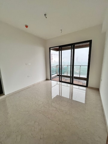 Room in 3.5 BHK Apartment at Lodha New Cuffe Parade, Wadala – for Rent