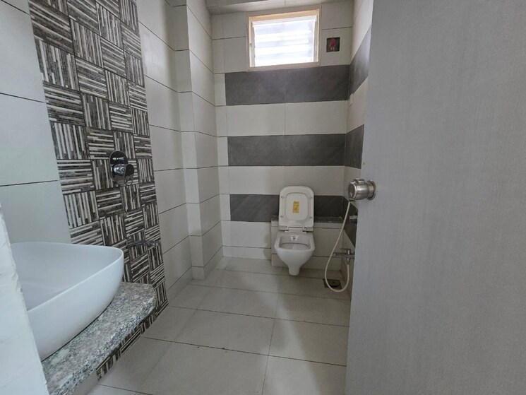 Bathroom, harni 3 Bedroom 1500 Sq.Ft. Apartment In Harni Vadodara 9282159