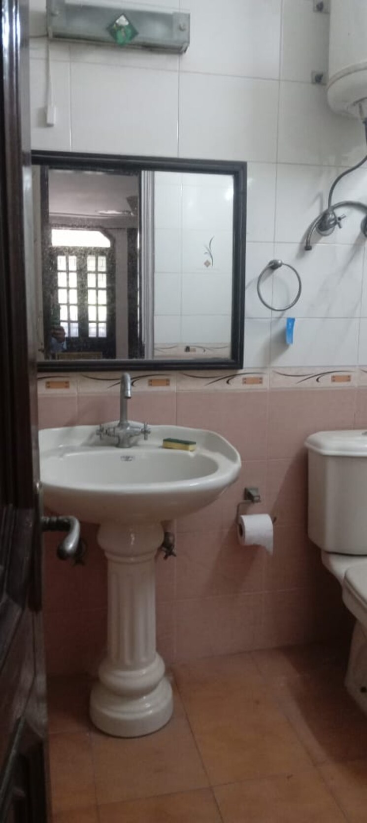 Bathroom, greater kailash 3 Bedroom 2700 Sq.Ft. Builder Floor In Greater Kailash Delhi 9282170