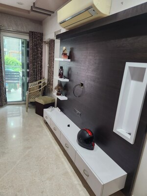 Room in 3 BHK Apartment at Thaltej – for Rent