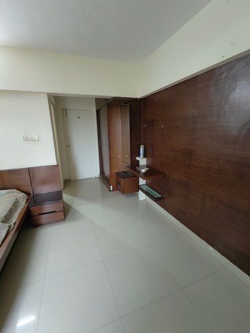 Room in 2 BHK Apartment at BU Bhandari Acolade, Kharadi – for Rent