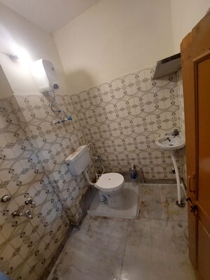 Bathroom in 1 BHK Apartment at Sarita Vihar – for Rent