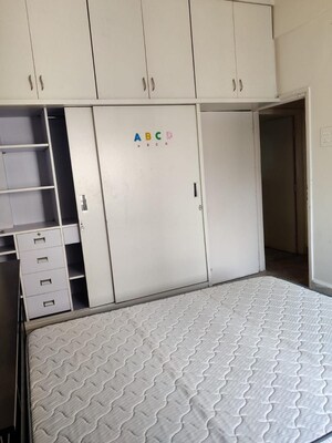 Room in 2 BHK Apartment at Koregaon Park – for Rent