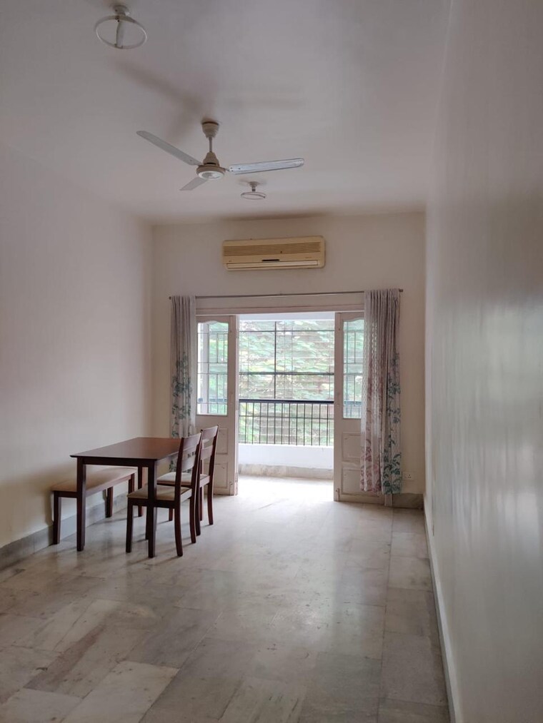 Room, koregaon park 2 Bedroom 1100 Sq.Ft. Apartment In Koregaon Park Pune 9282215