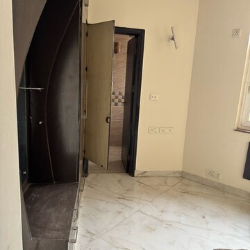 Building Lobby in 3 BHK Builder Floor at Dwarka Sector 16 – for Sale