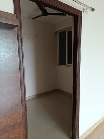 Room in 3 BHK Apartment at Amrapali Kingswood, Sector 4 Greater Noida – for Rent