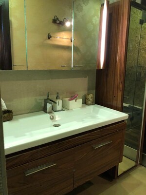 Bathroom in 4 BHK Villa at Sainik Farm – for Sale
