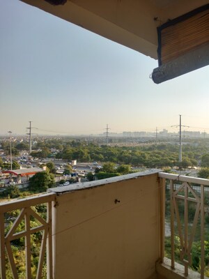 Swimming Pool in 3 BHK Apartment at Amrapali Golf Homes, Sector 4 Greater Noida – for Rent