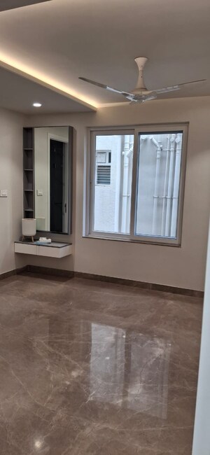 Room in 4 BHK Apartment at Sri Fortune One, Banjara Hills – for Rent