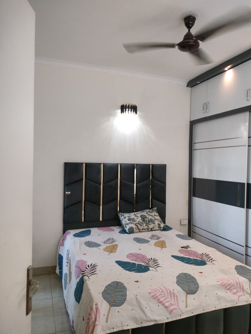 3 BHK Apartment For Rent in Amrapali Kingswood