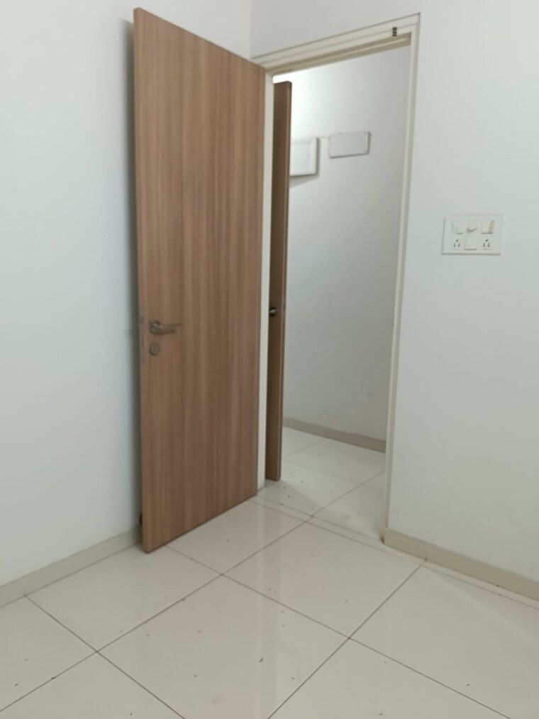 Room, lodha-amara 1 Bedroom 450 Sq.Ft. Apartment In Kolshet Road Thane 9282301