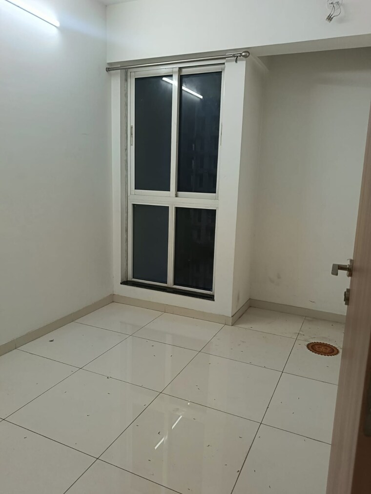 Room, lodha-amara 1 Bedroom 450 Sq.Ft. Apartment In Kolshet Road Thane 9282301