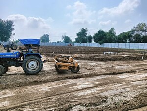  Plot – Exterior View View at Gwalior Road - for Sale