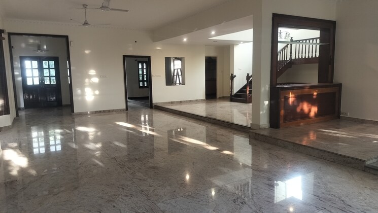  Parking, jubilee hills 5 Bedroom 6500 Sq.Ft. Independent House In Jubilee Hills Hyderabad 9282338
