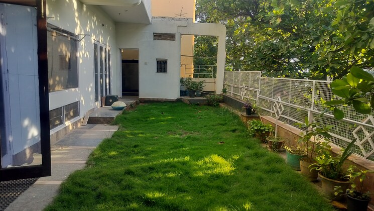 Garden, jubilee hills 5 Bedroom 6500 Sq.Ft. Independent House In Jubilee Hills Hyderabad 9282338