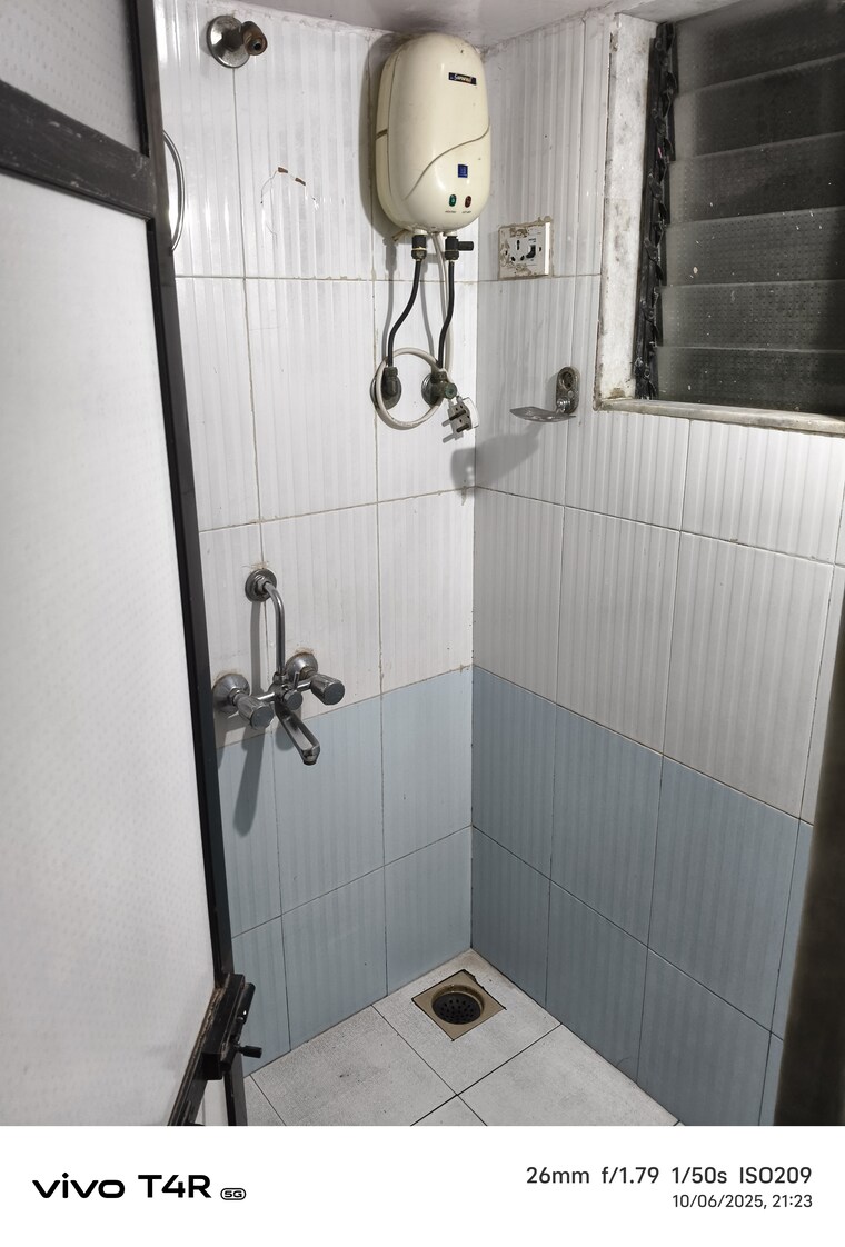 Bathroom, prabhadevi-chs 1 Bedroom 325 Sq.Ft. Apartment In Prabhadevi Mumbai 9282344