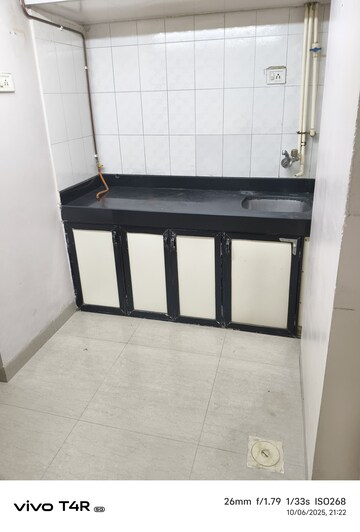 Room in 1 BHK Apartment at Prabhadevi CHS, Prabhadevi – for Rent