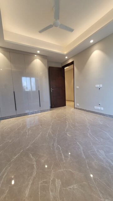 Room in 4 BHK Apartment at Adani Samsara Vilasa, Sector 63 – for Rent