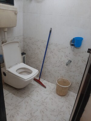 Bathroom in 1 BHK Apartment at Nest Apartment Matunga, Matunga West – for Rent