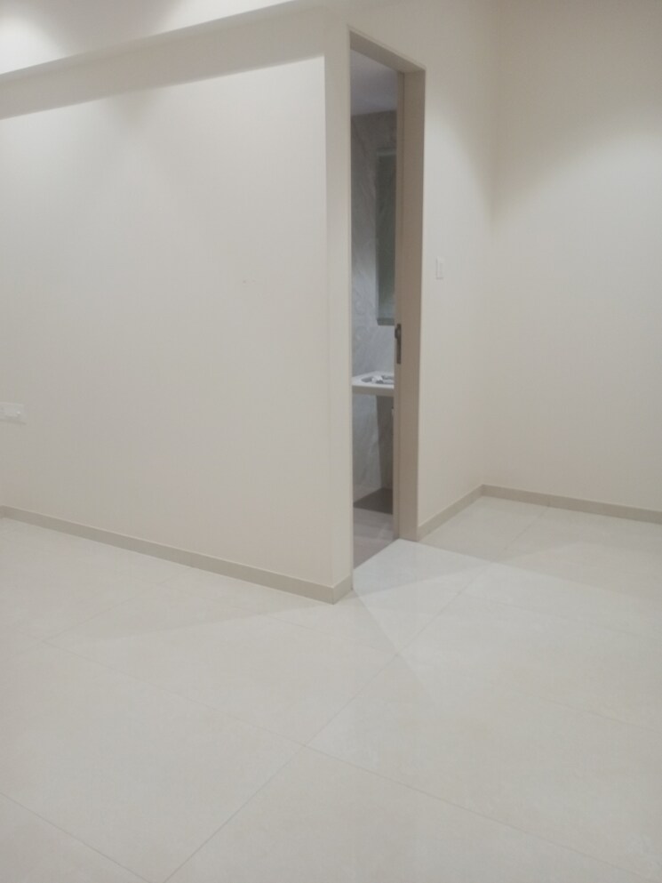 Room, sonam-indraneel Commercial Shop 1700 Sq.Ft. In Mira Road Thane 9282357