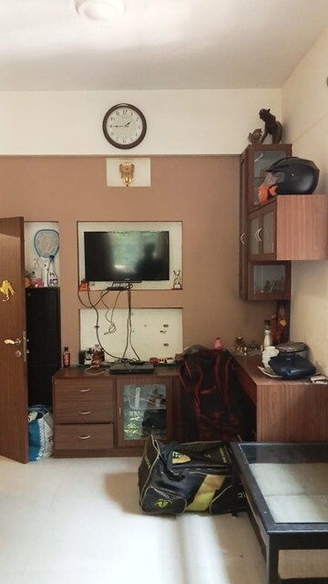 Living Room in 1.5 BHK Apartment at Shivaji Nivas, Dadar West – for Rent