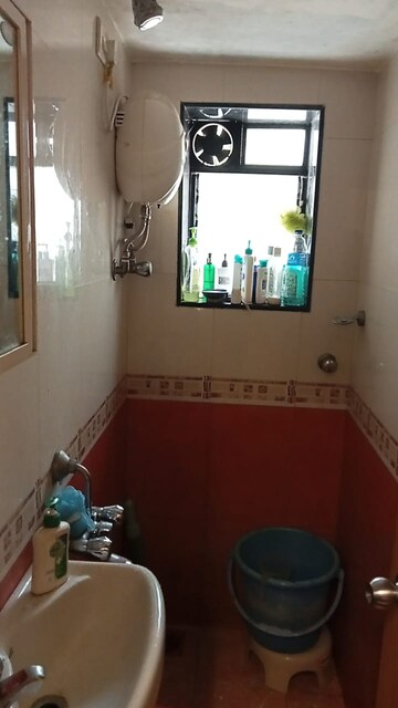 Furnished Amenities in 1.5 BHK Apartment at Shivaji Nivas, Dadar West – for Rent