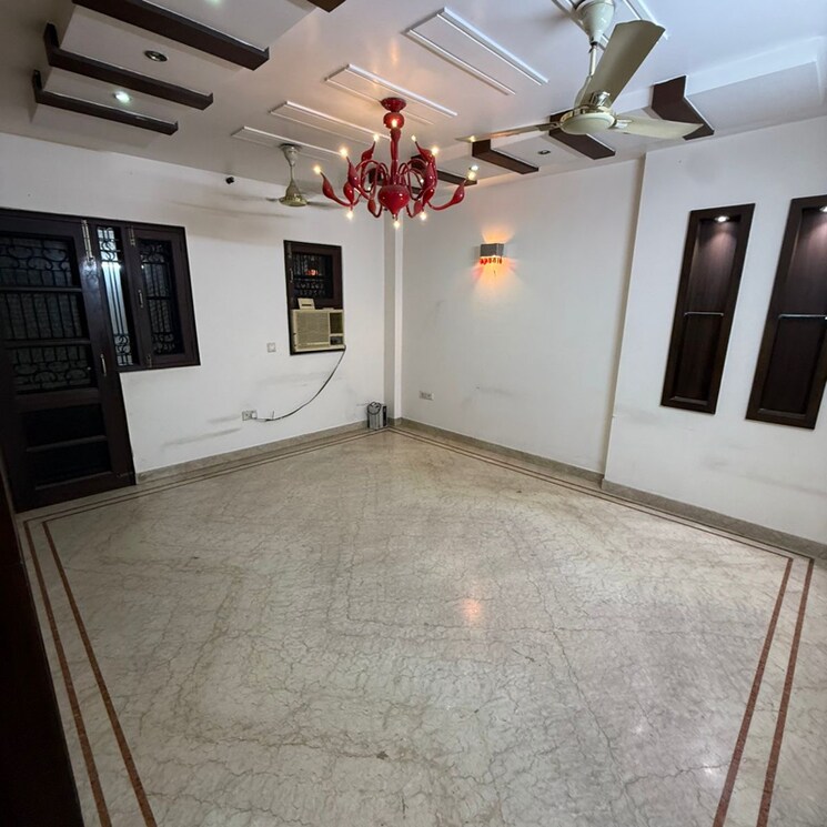 Room, paschim vihar 4 Bedroom 2350 Sq.Ft. Builder Floor In Paschim Vihar Delhi 9282375