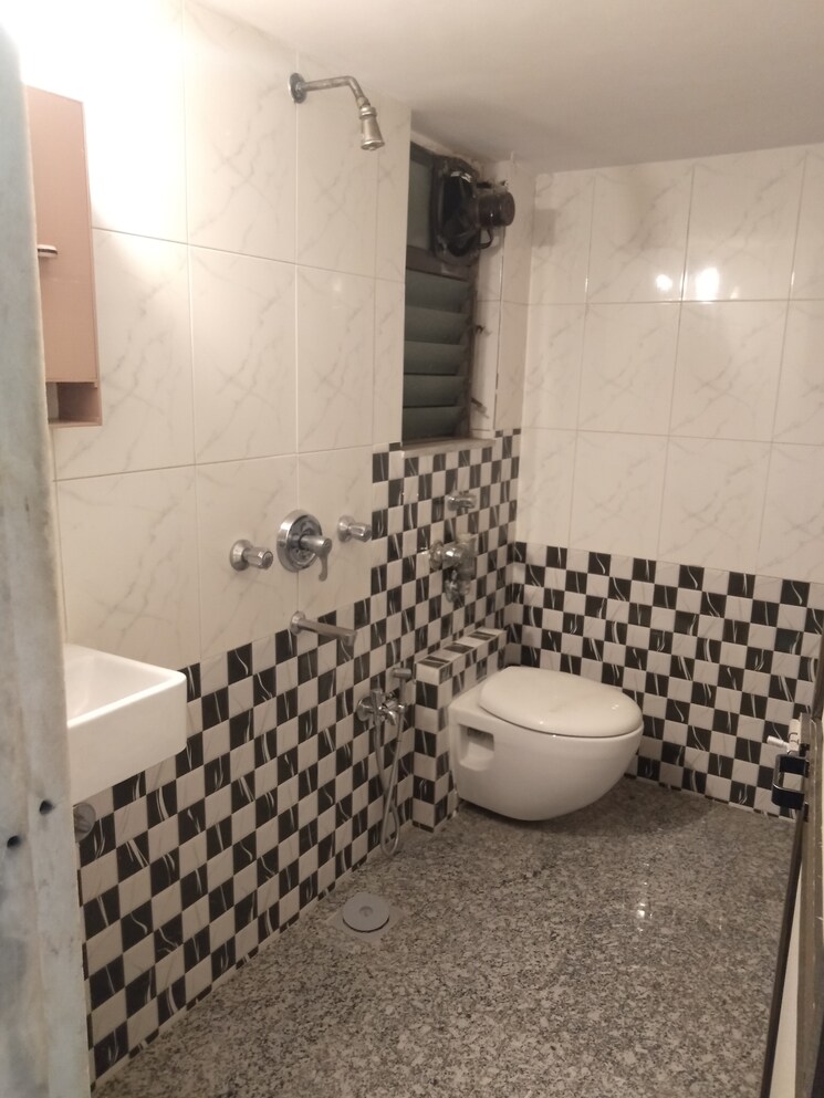 Bathroom, silver-square-chs-ltd 1 Bedroom 480 Sq.Ft. Apartment In Santacruz East Mumbai 9282395