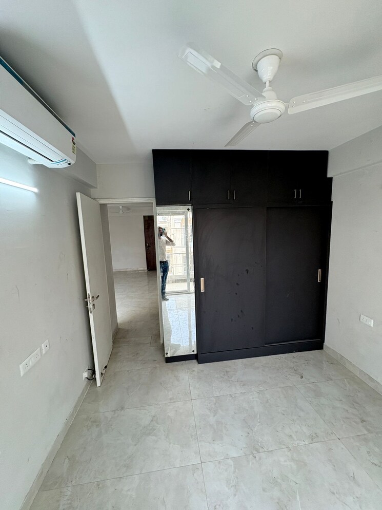 Room, signature-global-city 3 Bedroom 1300 Sq.Ft. Apartment In Sector 37d Gurgaon 9282374