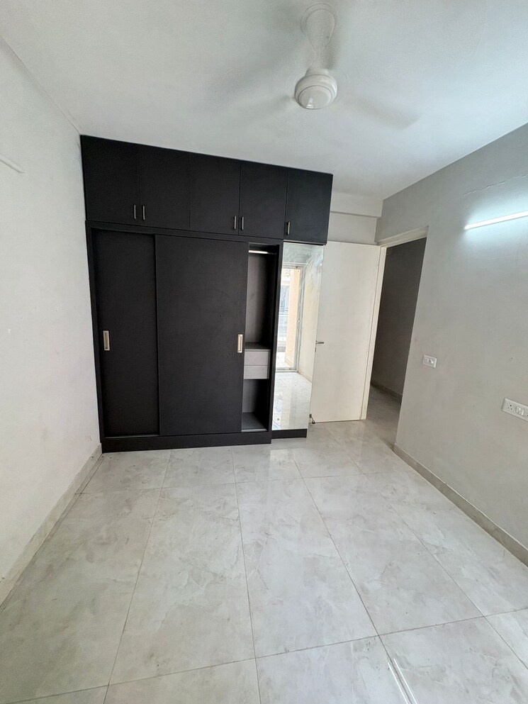 Room, signature-global-city 3 Bedroom 1300 Sq.Ft. Apartment In Sector 37d Gurgaon 9282374