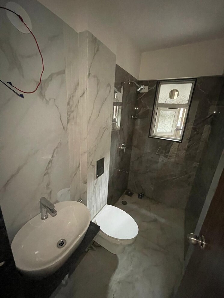 Bathroom, kaveri-tower-andheri-west 2 Bedroom 675 Sq.Ft. Apartment In Andheri West Mumbai 9282384