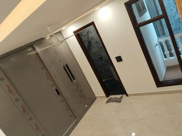 Furnished Amenities in 2 BHK Builder Floor at Lajpat Nagar 4 – for Sale