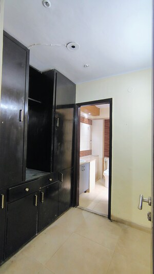 Kitchen in 3 BHK Builder Floor at Hong Kong Bazaar, Sector 57 – for Rent