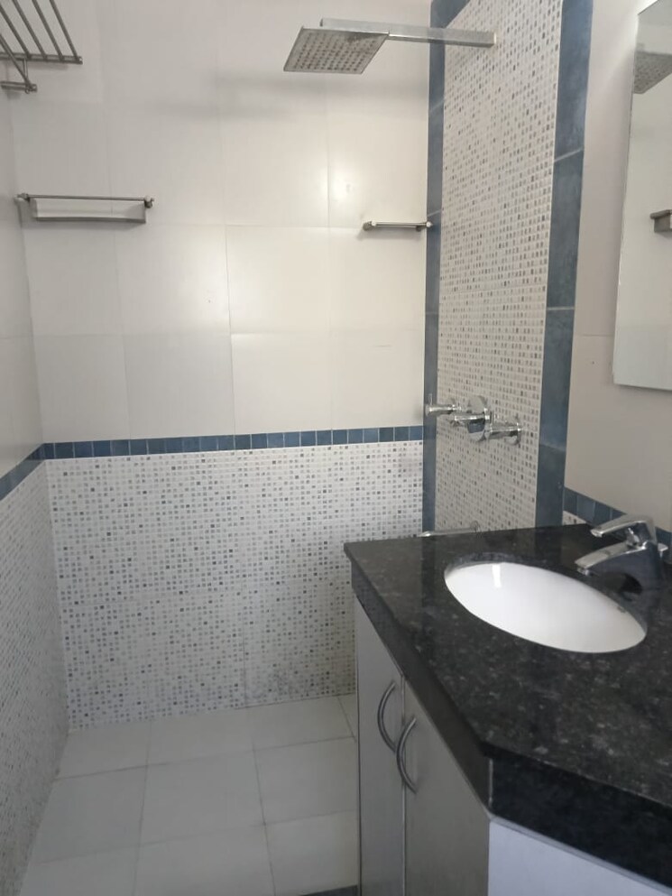 Bathroom, manju-mahal-apartment 2 Bedroom 850 Sq.Ft. Apartment In Pali Hill Mumbai 9282474