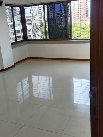 Room in 2 BHK Apartment at Manju Mahal Apartment, Pali Hill – for Rent
