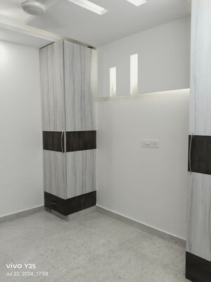 Room in 3 BHK Builder Floor at Paschim Vihar – for Rent