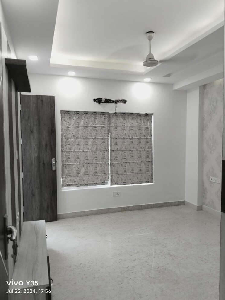 Bathroom, paschim vihar 3 Bedroom 1000 Sq.Ft. Builder Floor In Paschim Vihar Delhi 9282501