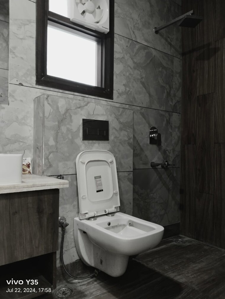 Bathroom, paschim vihar 3 Bedroom 1000 Sq.Ft. Builder Floor In Paschim Vihar Delhi 9282501