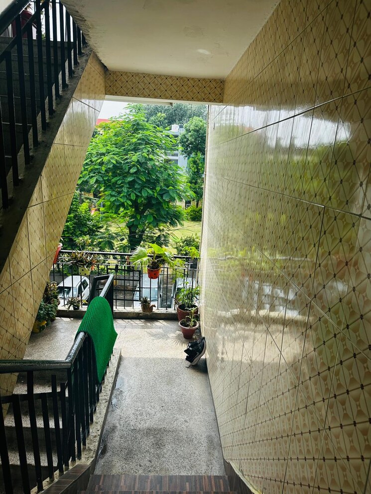 Other, paschim vihar 2 Bedroom 1200 Sq.Ft. Apartment In Paschim Vihar Delhi 9282525