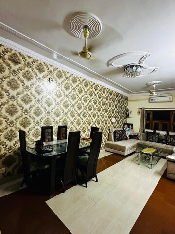 Team Area in 2 BHK Apartment at Paschim Vihar – for Rent