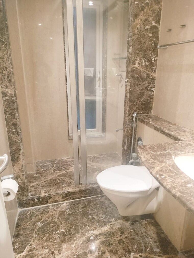 Bathroom, parvati-niwas-khar 3 Bedroom 1550 Sq.Ft. Apartment In Khar West Mumbai 9282535