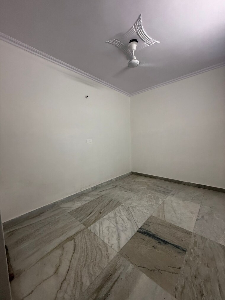 Room, paschim vihar 2 Bedroom 850 Sq.Ft. Apartment In Paschim Vihar Delhi 9282539