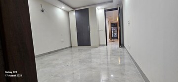 Room in 3 BHK Builder Floor at Chattarpur – for Rent