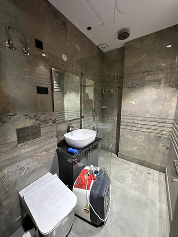 Attached Bathroom in 3 BHK Builder Floor at Paschim Vihar – for Rent